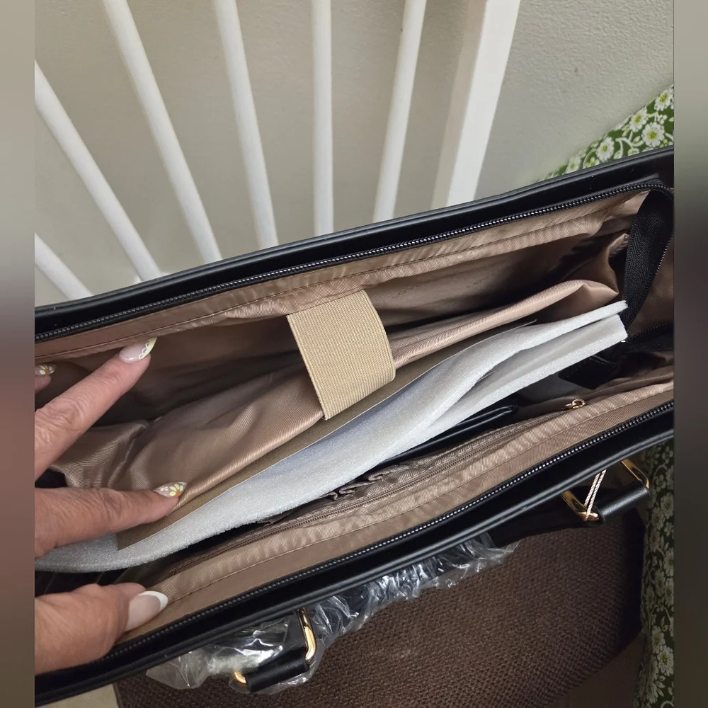 Lovevook Black and Cream Women's Bag - Picture 3 of 6